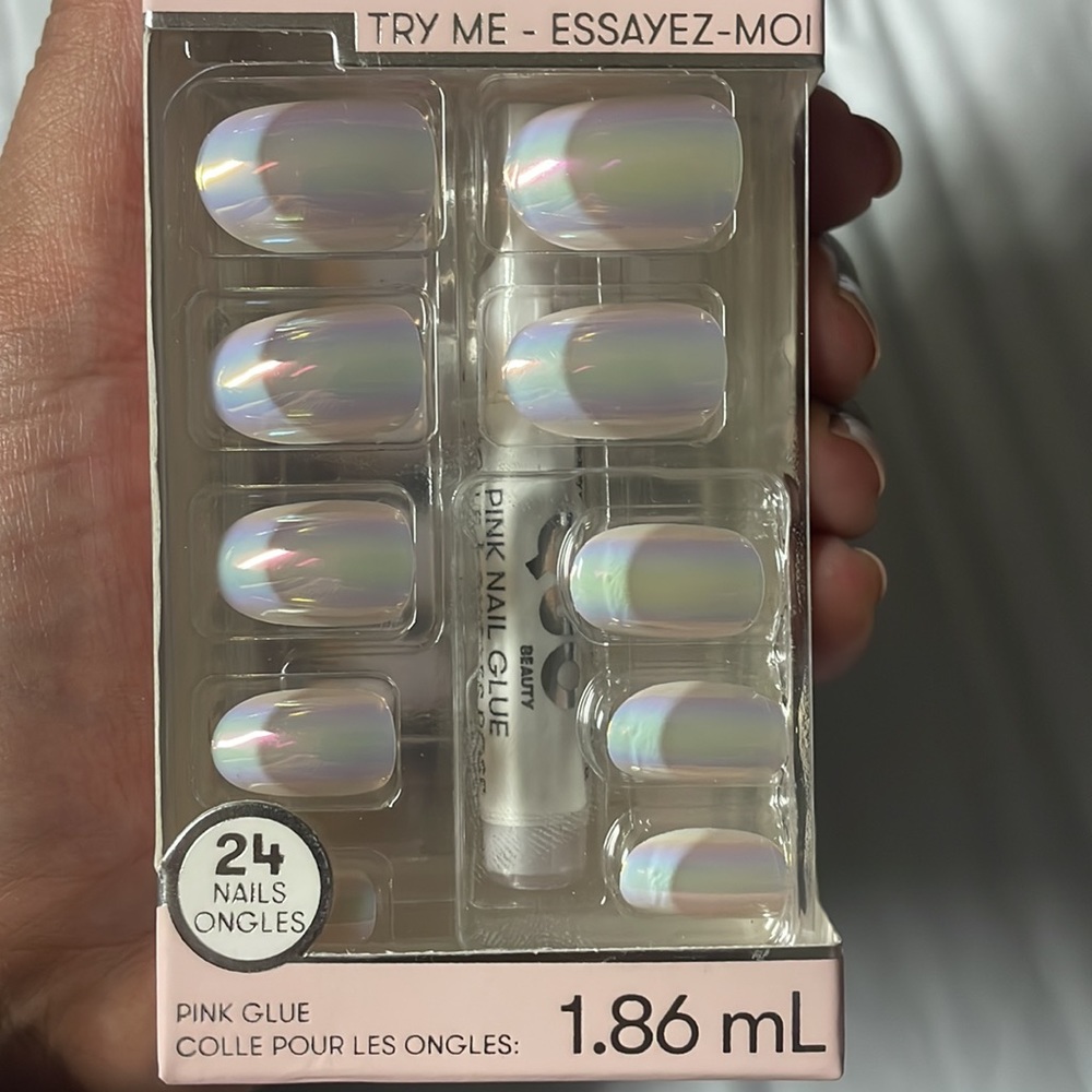 QUO Beauty Faux Nails 24 False Nails & Nail Tabs with Pink Glue Included NWT $15